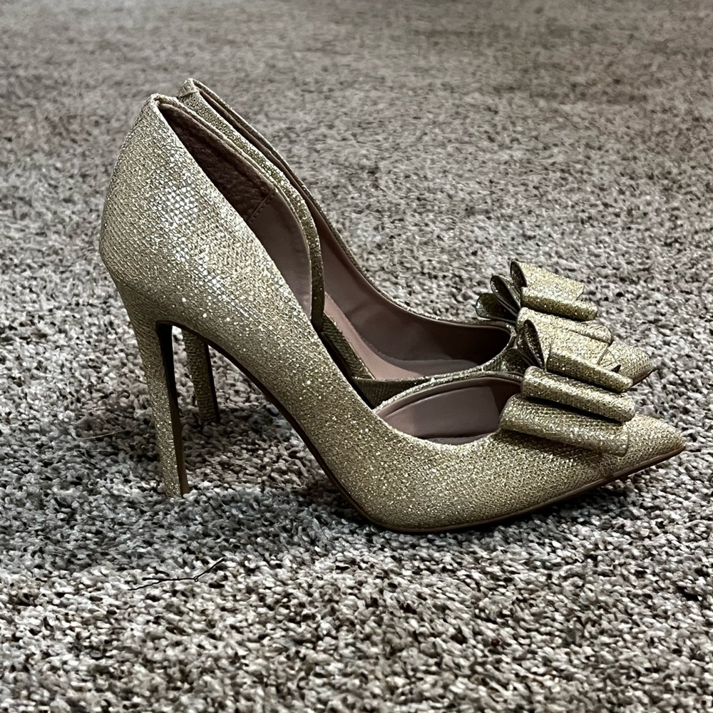 Betsey Johnson PRINCE d’Orsay Pumps - Picture 3 of 4